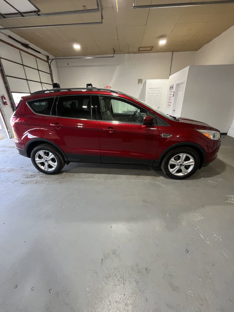 Used 2016 Ford Escape SE w/ SE Leather Comfort Package AWD/4WD image 2