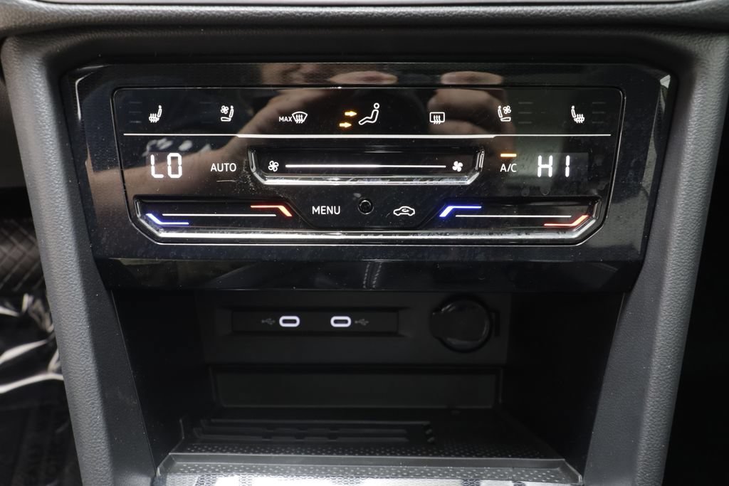 New 2026 Volkswagen Taos SEL AWD/4WD image 13