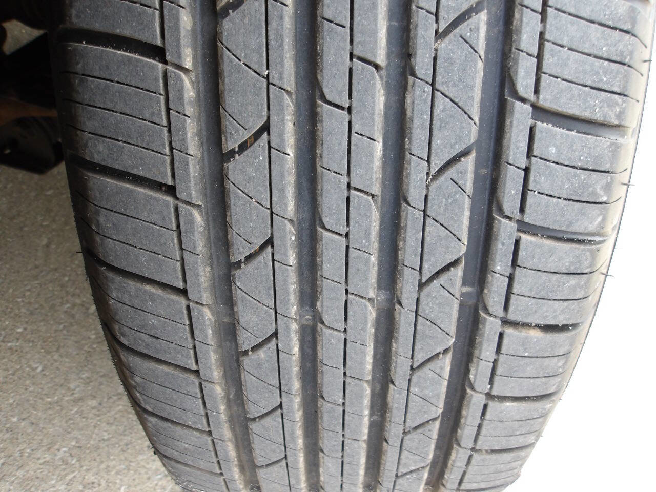 Used 2012 Chevrolet Traverse LT image 38