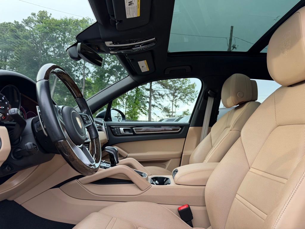 Used 2023 Porsche Cayenne Platinum Edition AWD/4WD image 10