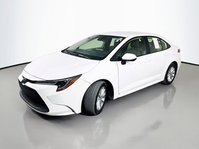 Used 2021 Toyota Corolla LE w/ LE Convenience Package FWD image 4