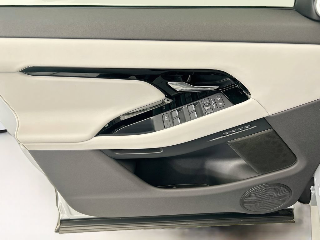 New 2026 Land Rover Range Rover Evoque Hoxton AWD/4WD image 23