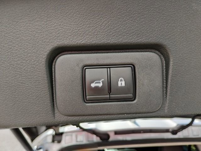 Used 2024 Nissan Rogue SV w/ SV Premium Package image 10