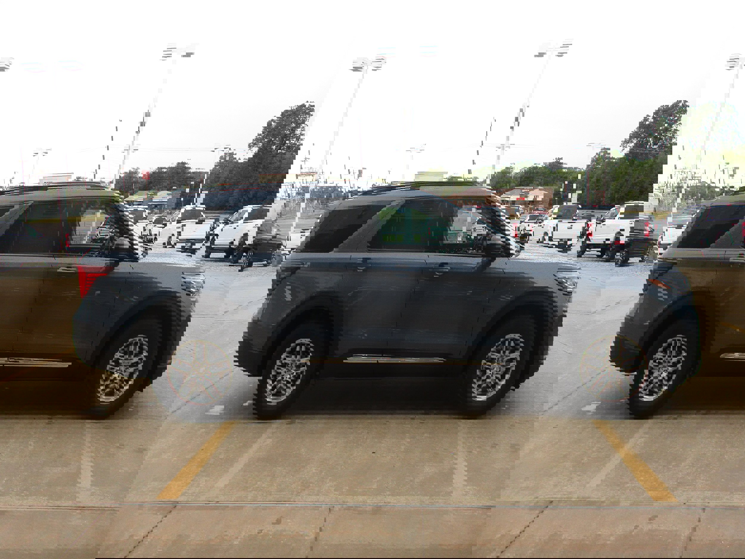 New 2025 Ford Explorer Active image 5