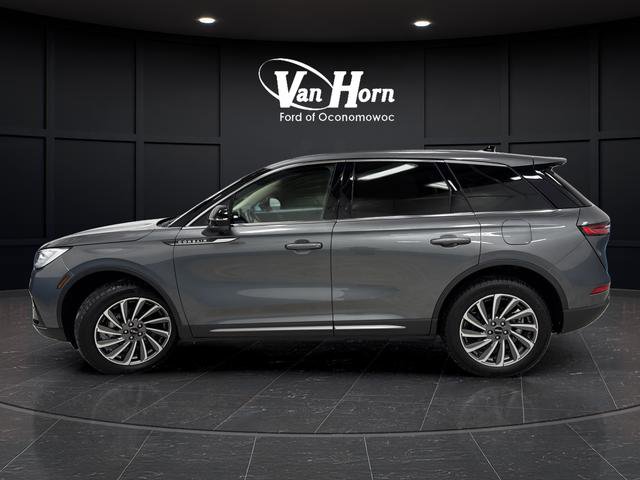 Used 2025 Lincoln Corsair Reserve image 12