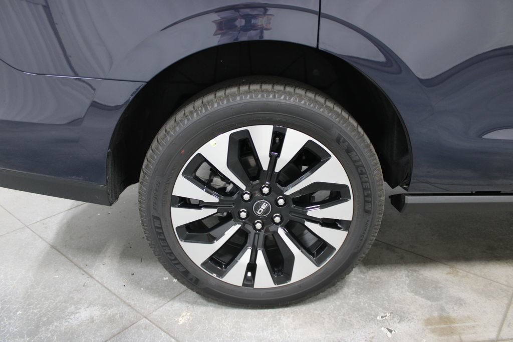 New 2027 Ford Expedition Platinum RWD image 17