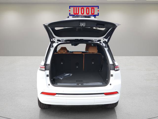 New 2026 Jeep Grand Cherokee Summit image 10