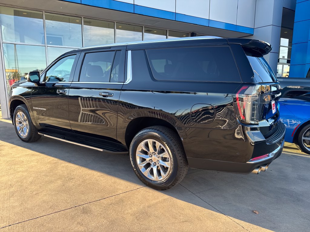 Used 2026 Chevrolet Suburban Premier AWD/4WD image 3