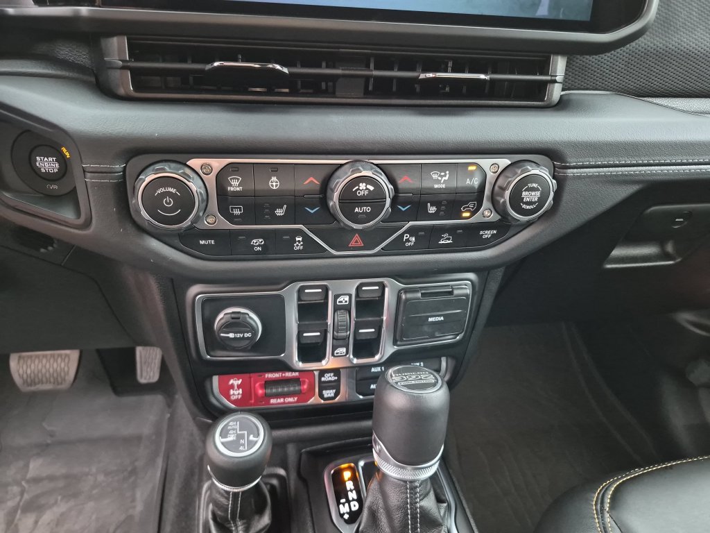 Used 2025 Jeep Wrangler Unlimited Rubicon 392 AWD/4WD image 24