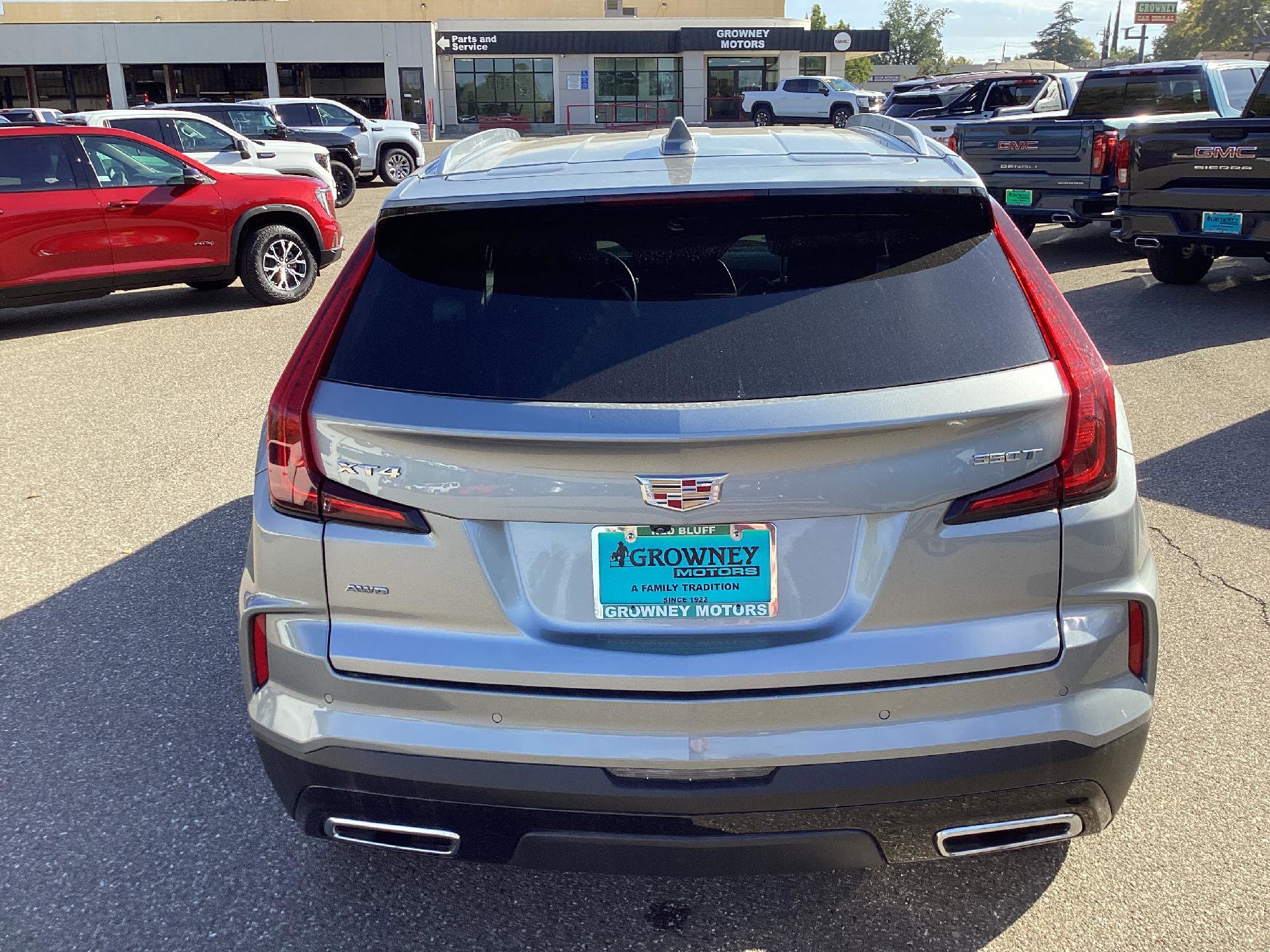 Used 2024 Cadillac XT4 Premium Luxury image 5
