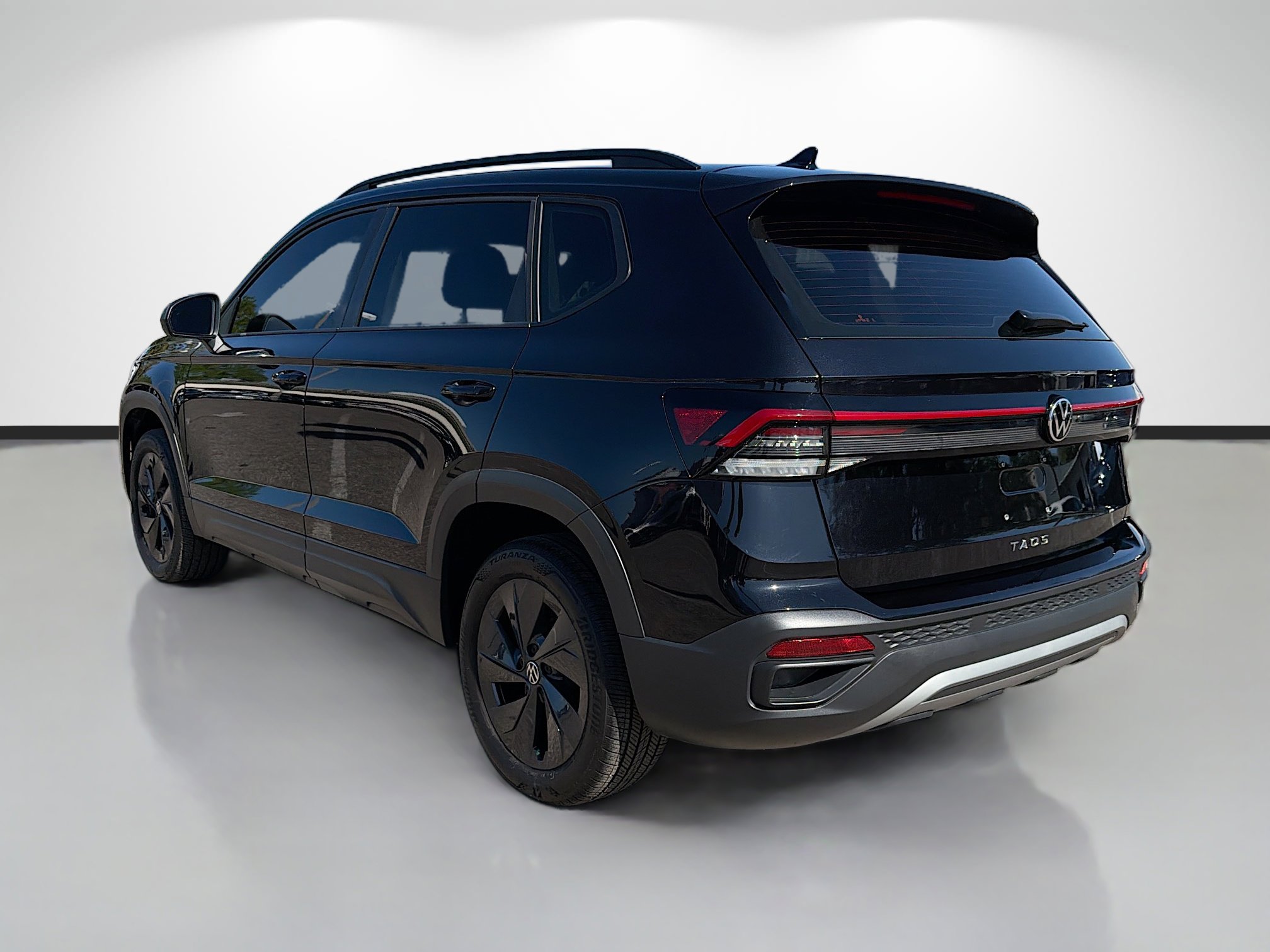 Used 2025 Volkswagen Taos S image 5