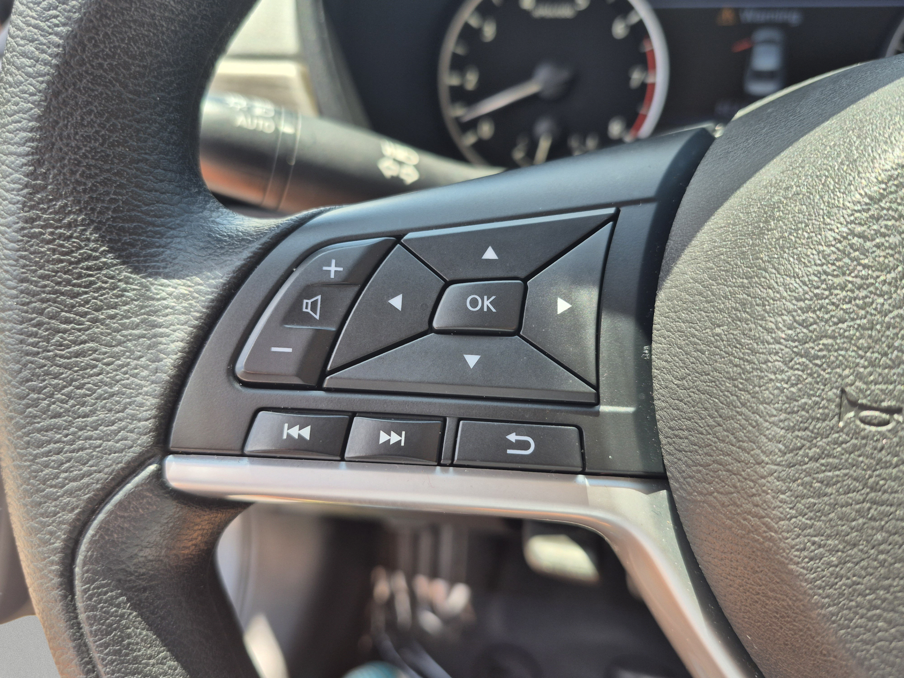 Certified 2025 Nissan Altima 2.5 SV FWD image 29