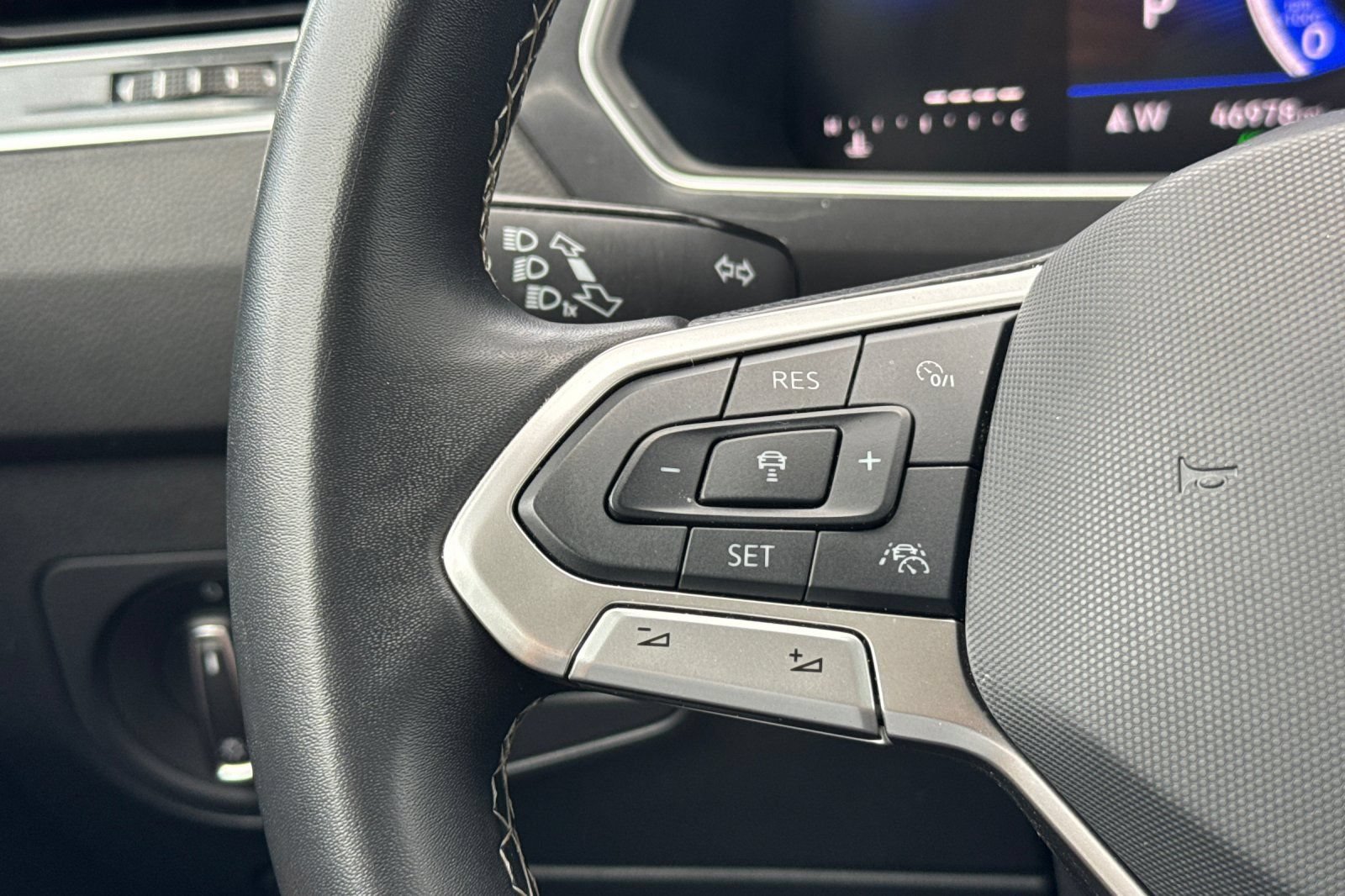 Used 2024 Volkswagen Tiguan Wolfsburg Edition FWD image 32