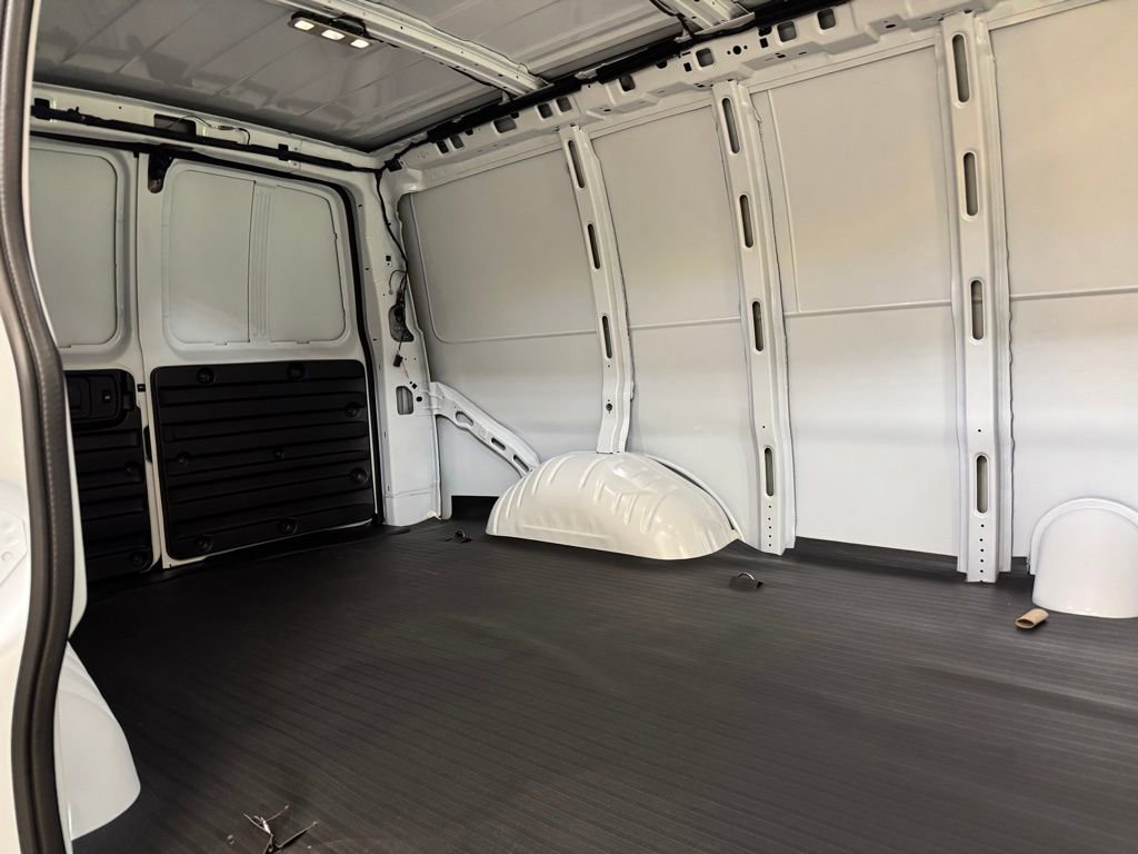 New 2025 GMC Savana 2500 image 18