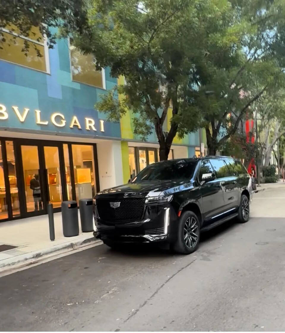 Used 2021 Cadillac Escalade ESV Sport Platinum RWD image 11