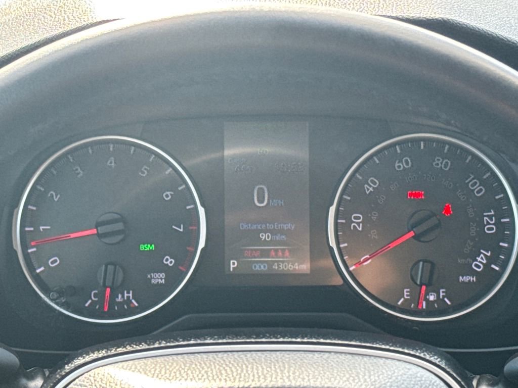 Used 2021 Toyota RAV4 XLE image 18