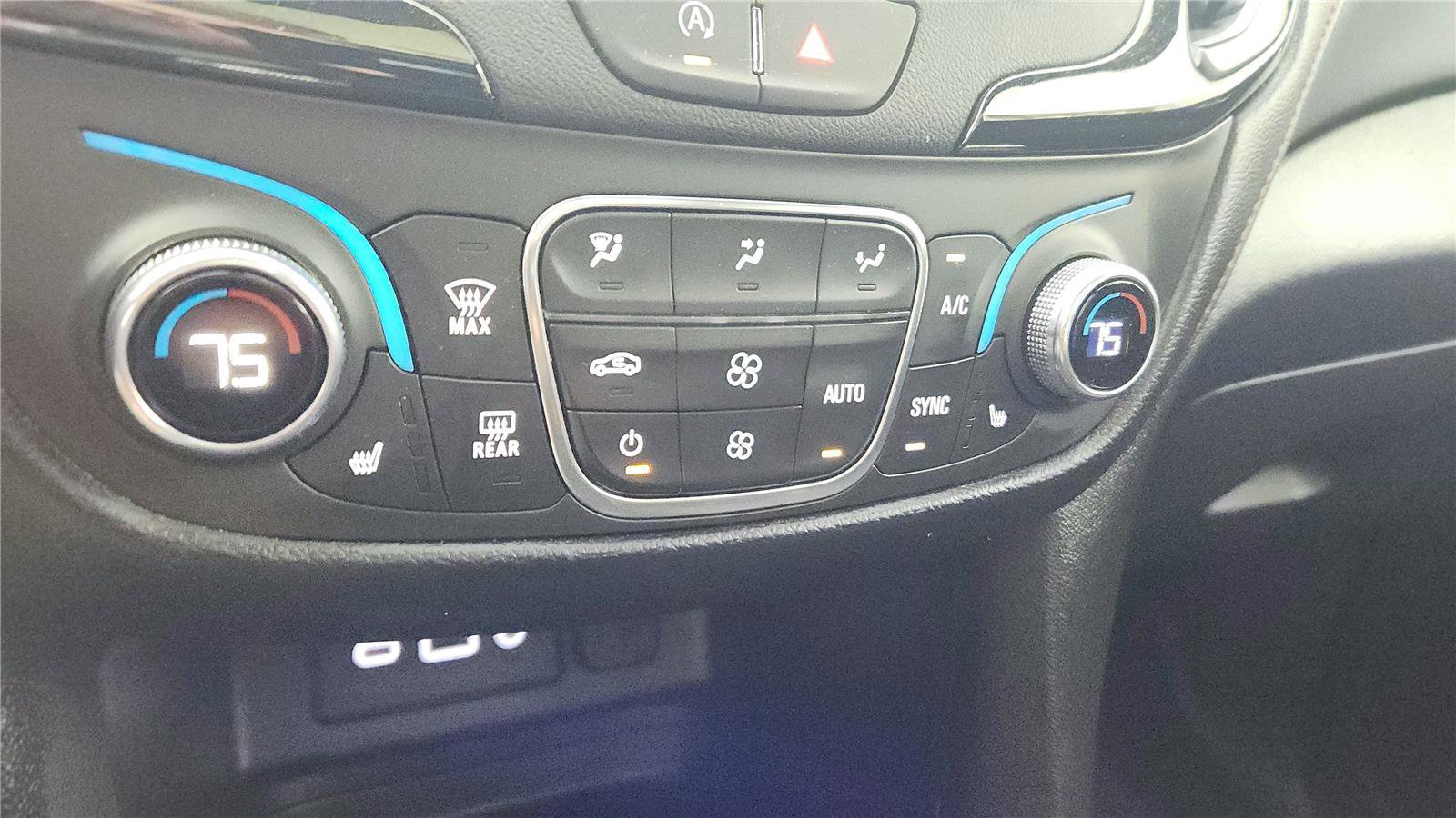 Used 2023 Chevrolet Equinox RS AWD/4WD image 33