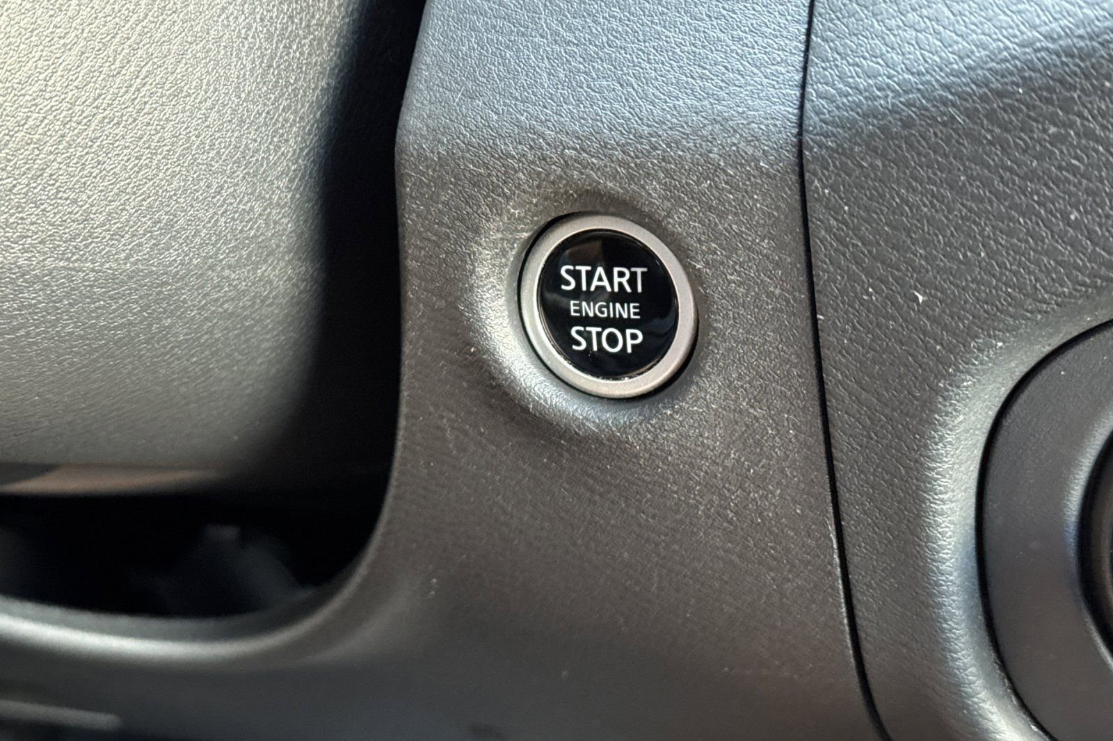 Used 2024 Nissan Frontier SL w/ Technology Package image 25