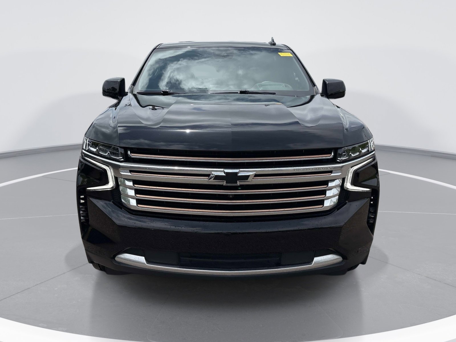 Used 2024 Chevrolet Suburban High Country AWD/4WD image 2