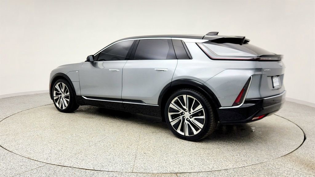 Used 2024 Cadillac Lyriq Luxury image 7