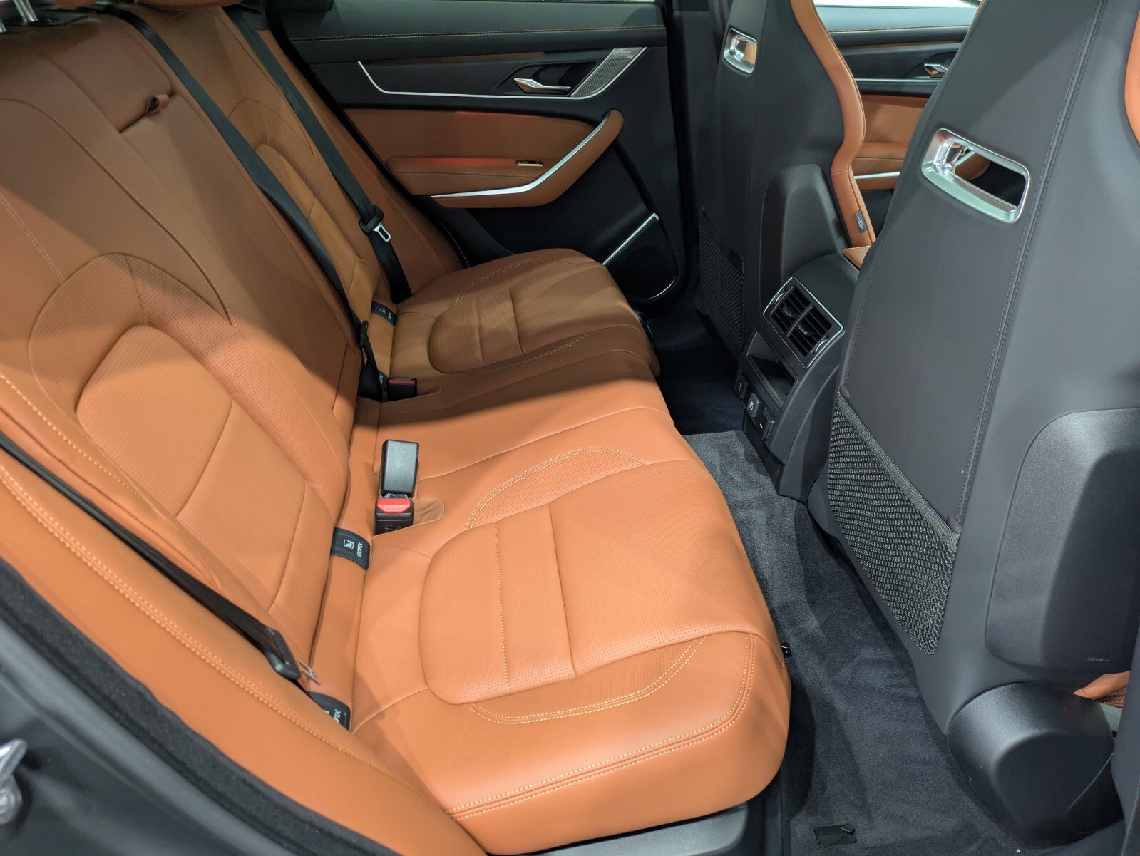 New 2026 Jaguar F-PACE R-Dynamic S image 19