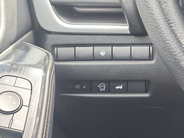 Used 2024 Nissan Rogue SV AWD/4WD image 12