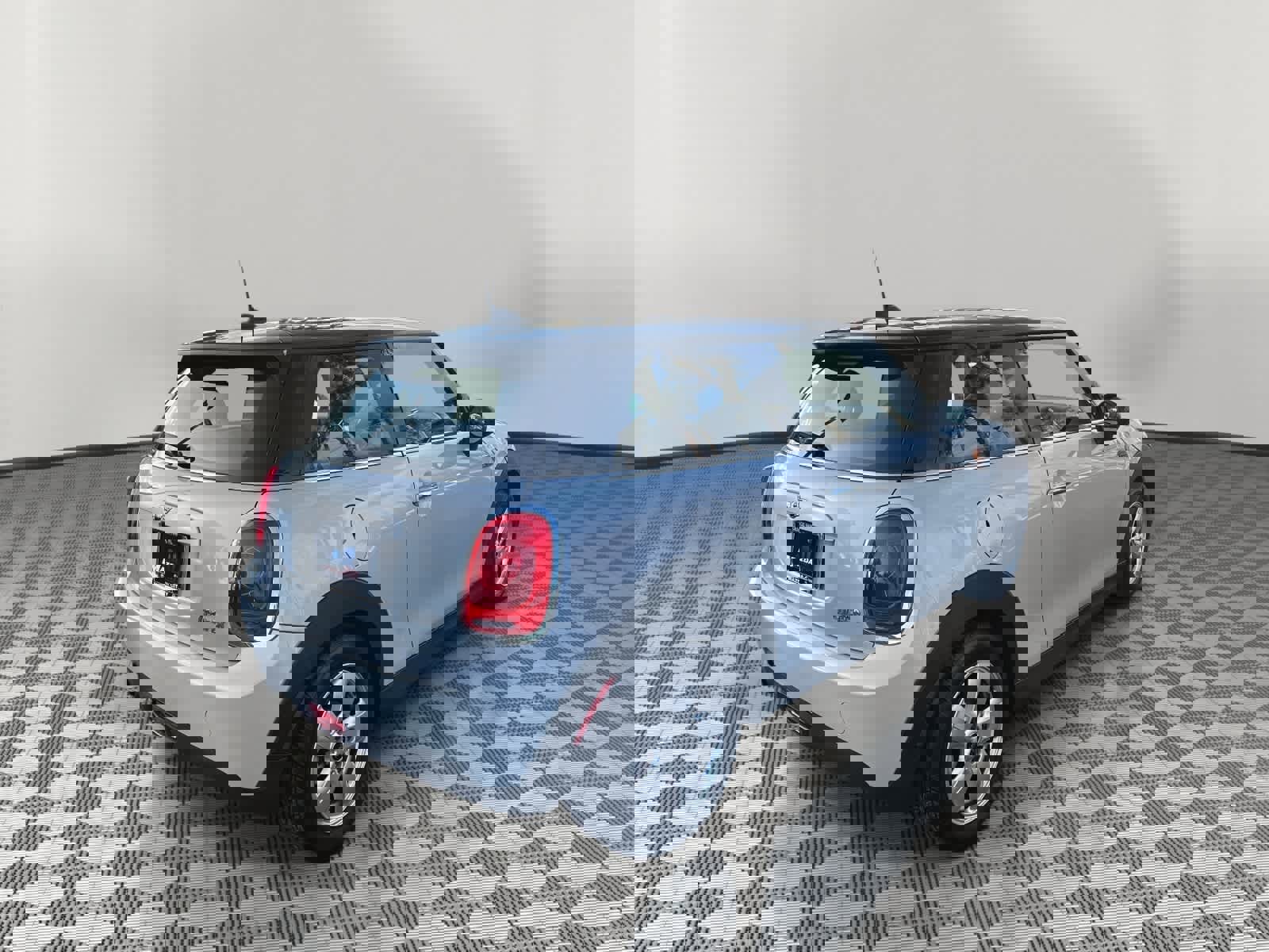 Used 2014 MINI Cooper 2-Door Hardtop image 5