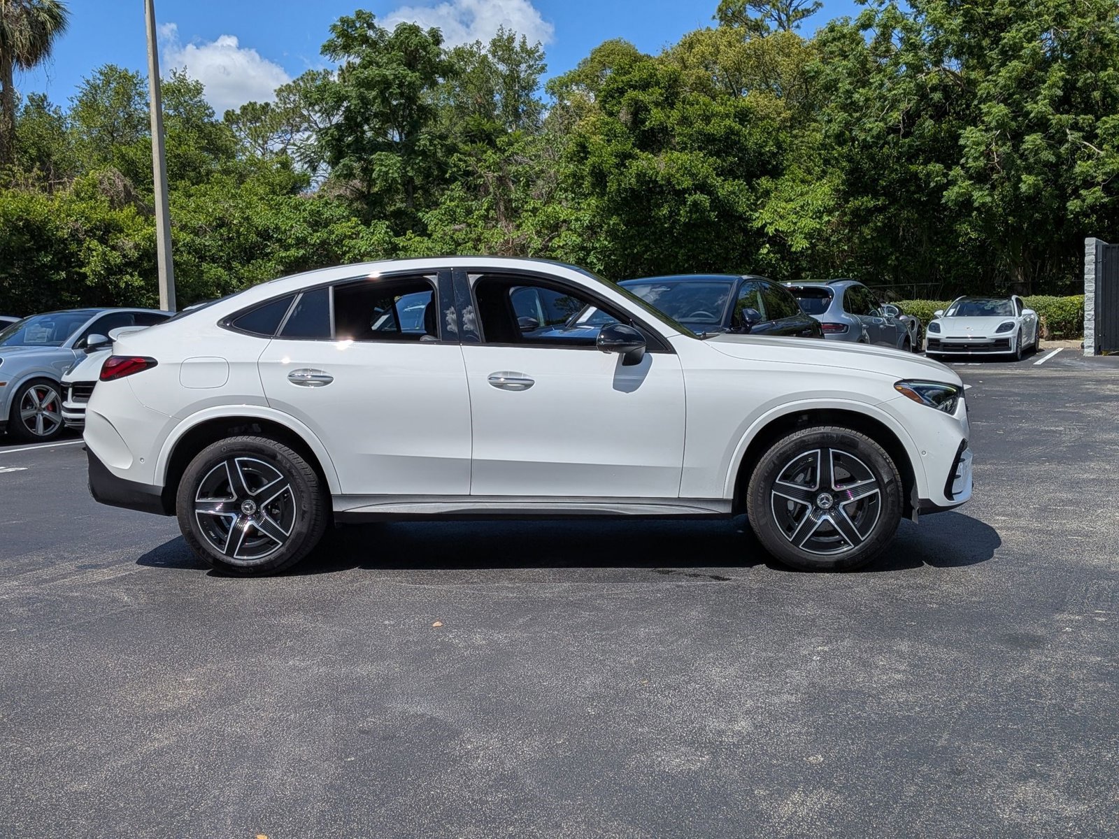 Used 2025 Mercedes-Benz GLC 300 4MATIC image 6