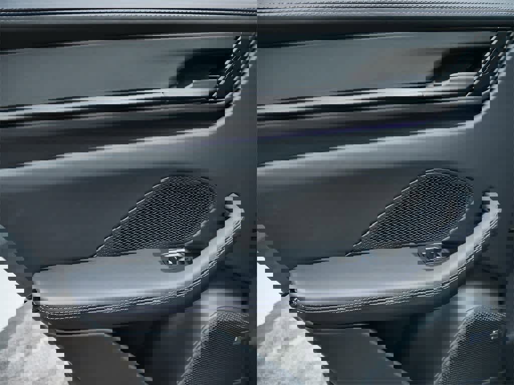 New 2025 Porsche Macan Turbo Electric image 16