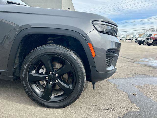 Certified 2023 Jeep Grand Cherokee Altitude image 12