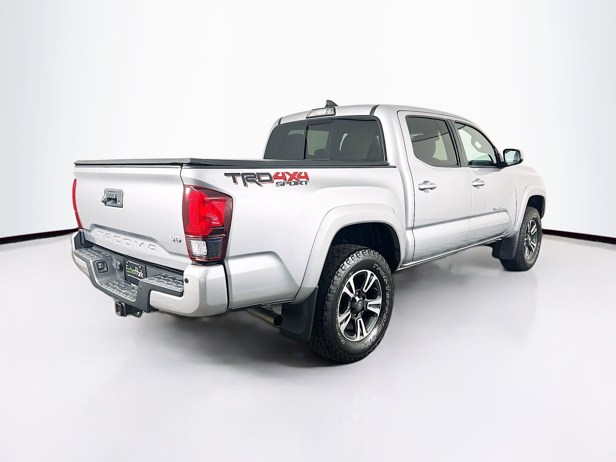 Used 2019 Toyota Tacoma TRD Sport w/ Technology Package image 9