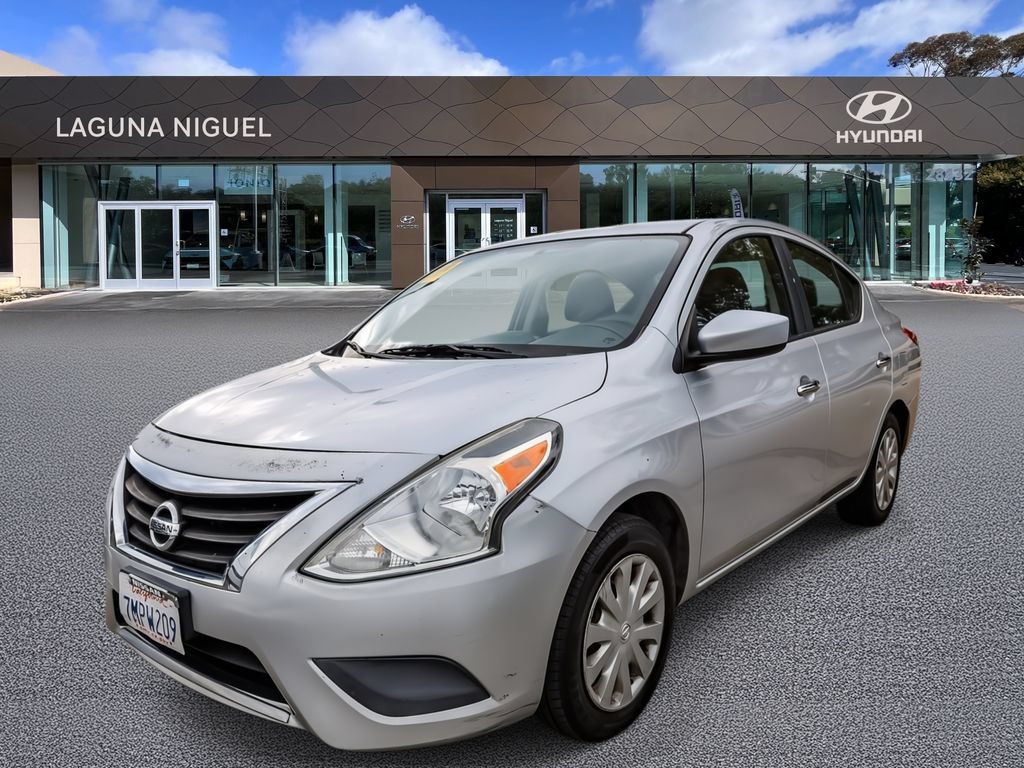 Used 2015 Nissan Versa SV FWD video 1