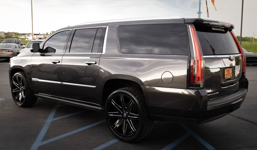 Used 2017 Cadillac Escalade ESV Premium Luxury w/ LPO, Radiant Package AWD/4WD image 25