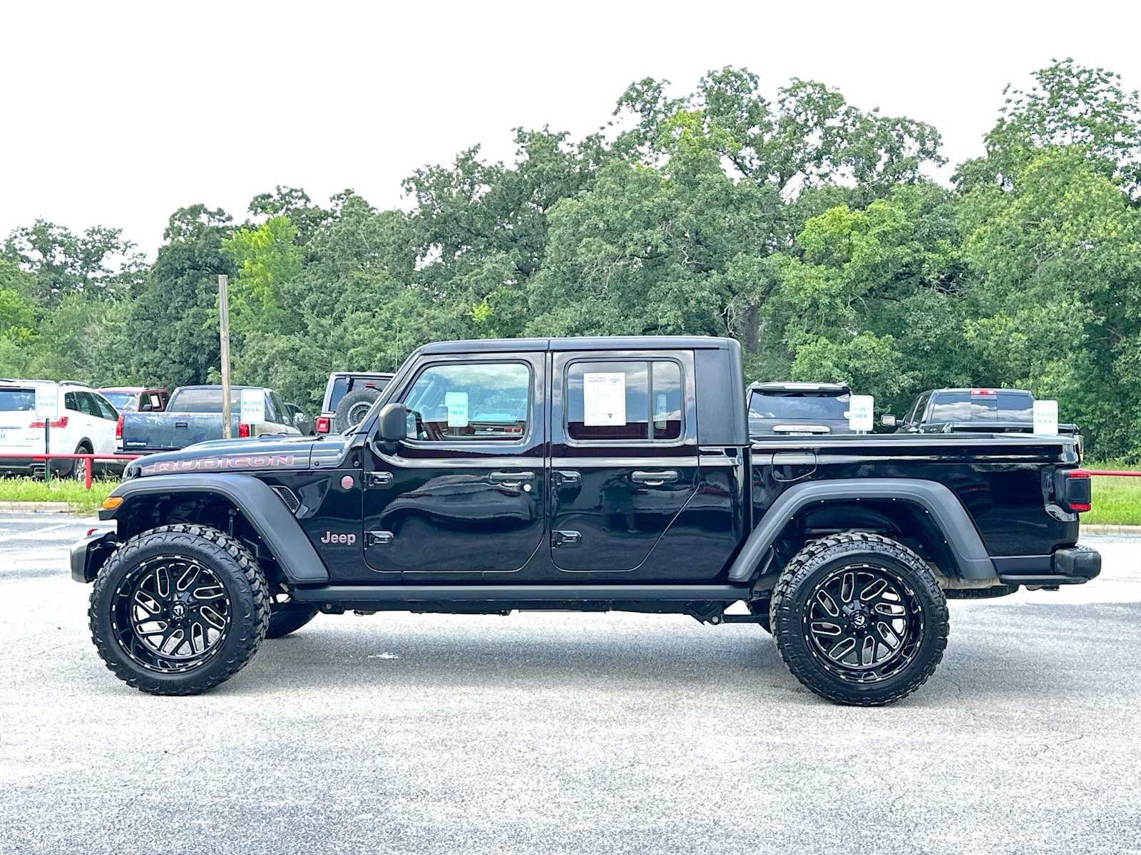 Used 2023 Jeep Gladiator Rubicon w/ LED Lighting Group AWD/4WD image 12