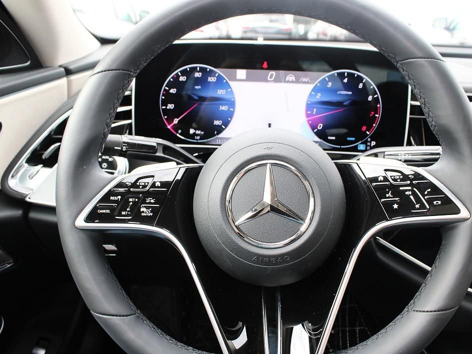 Used 2024 Mercedes-Benz E 350 4MATIC Sedan image 32