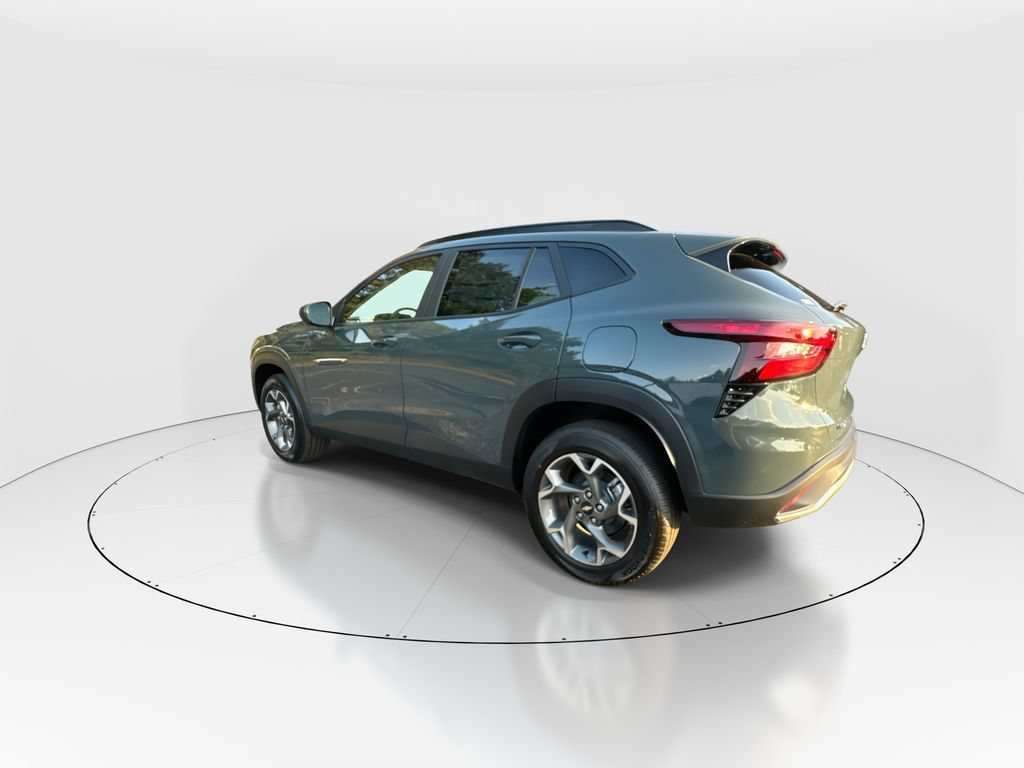 New 2026 Chevrolet Trax LT w/ LT Convenience Package FWD image 6