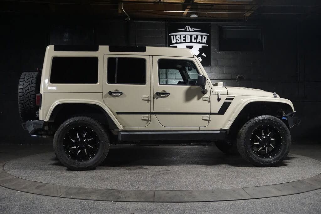 Used 2018 Jeep Wrangler Unlimited Rubicon w/ Connectivity Group image 7