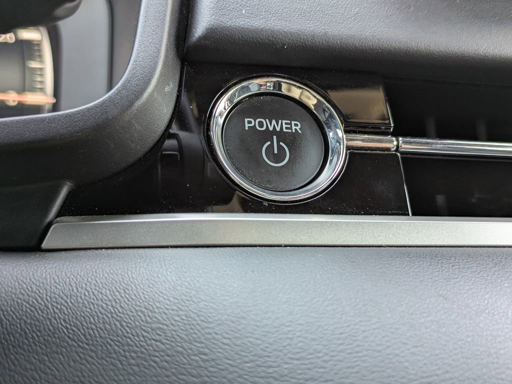 Used 2025 Mitsubishi Outlander SEL image 30