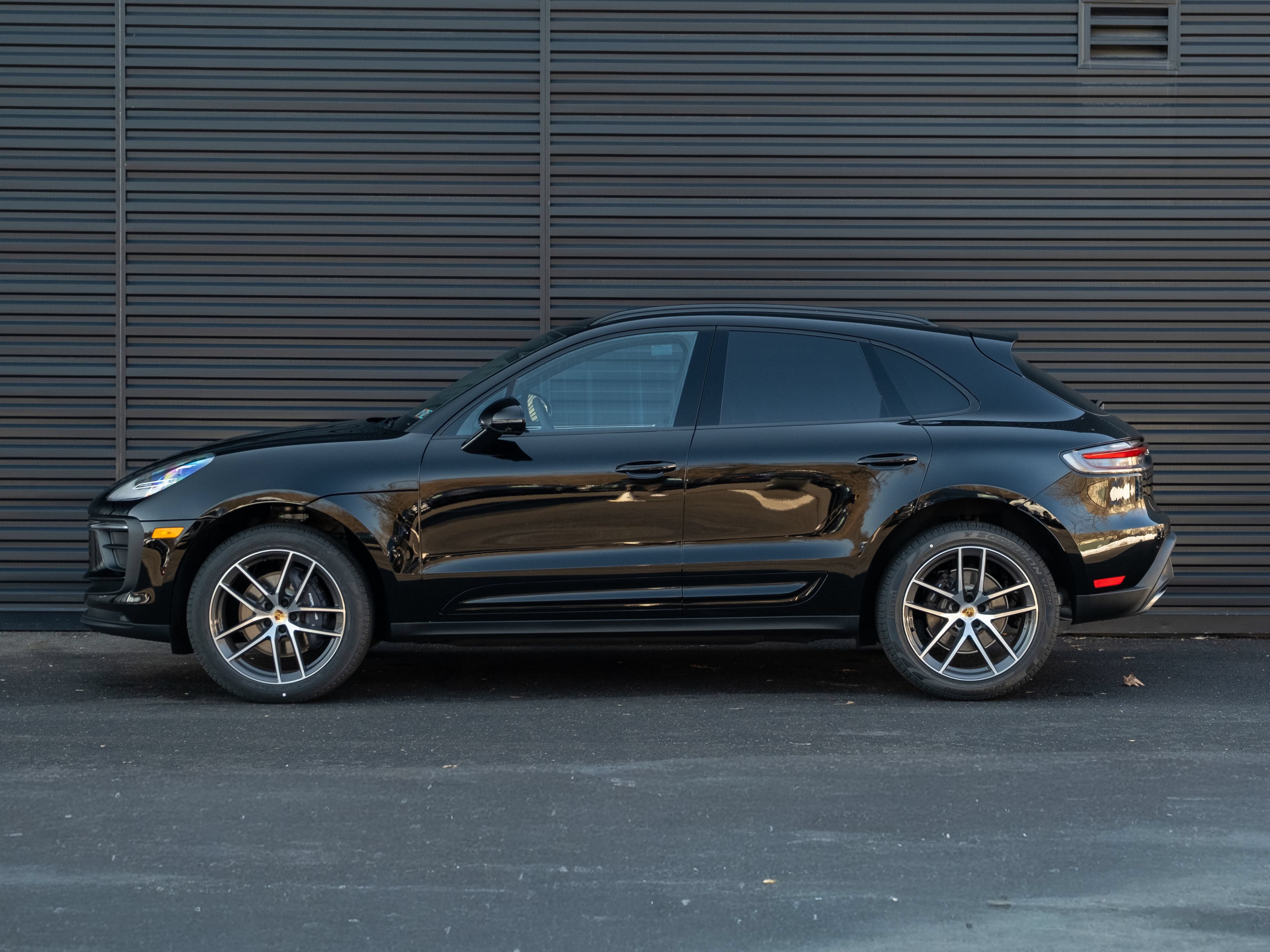 Certified 2026 Porsche Macan Turbo AWD/4WD image 2
