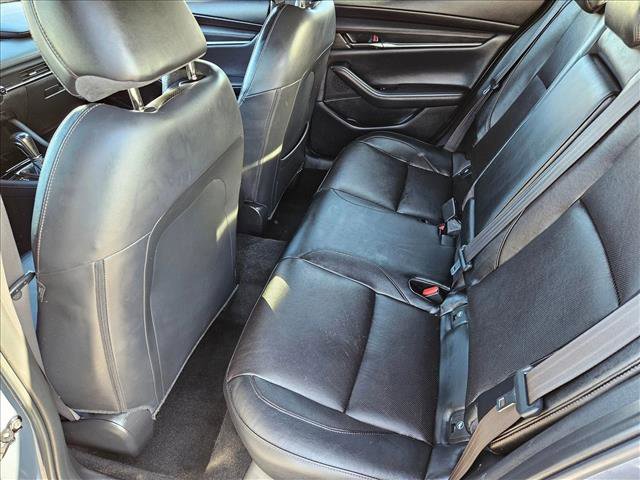 Used 2019 MAZDA MAZDA3 Hatchback w/ Premium Package image 16