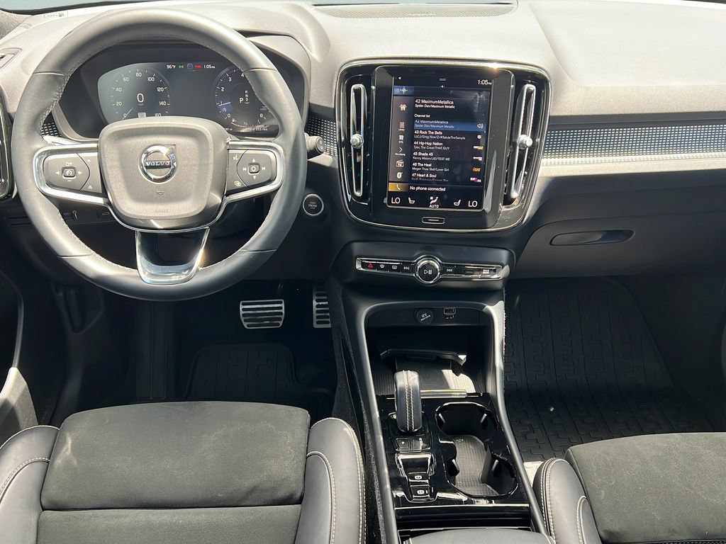 Used 2022 Volvo XC40 T5 R-Design w/ Advanced Package AWD/4WD image 11