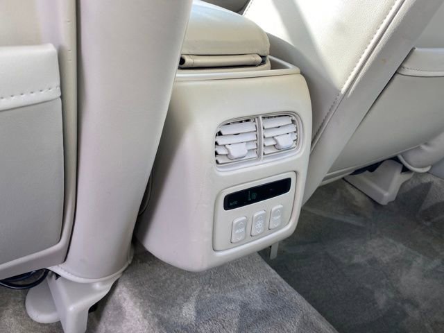 Used 2000 Cadillac De Ville Base w/ Comfort/Convenience Pkg image 16