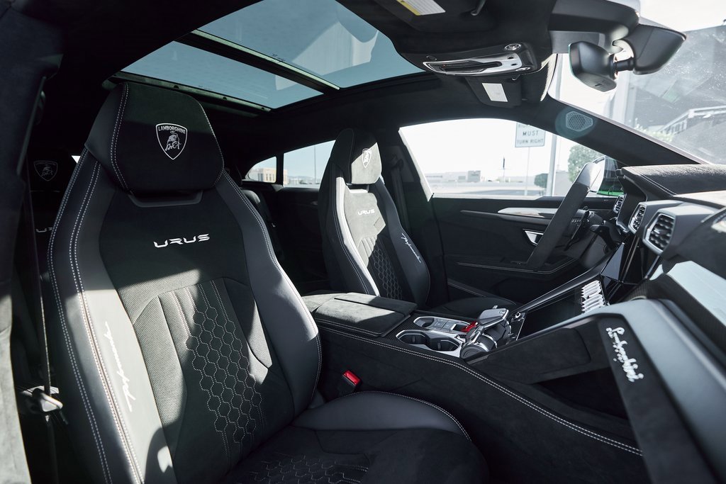 Used 2024 Lamborghini Urus Performante image 46