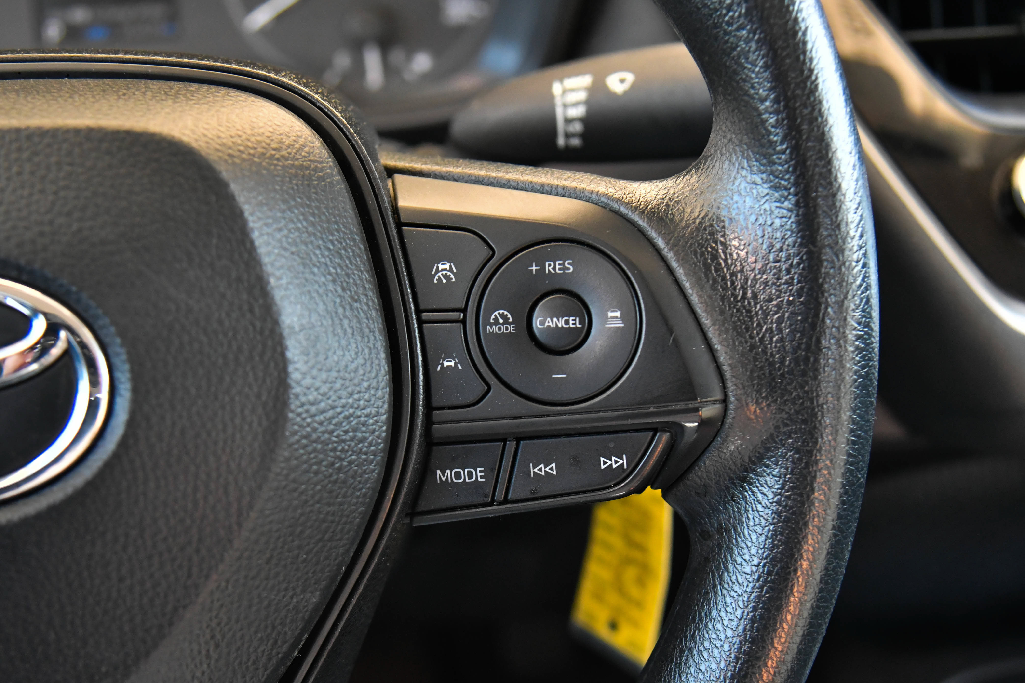 Used 2025 Toyota Corolla LE FWD image 29