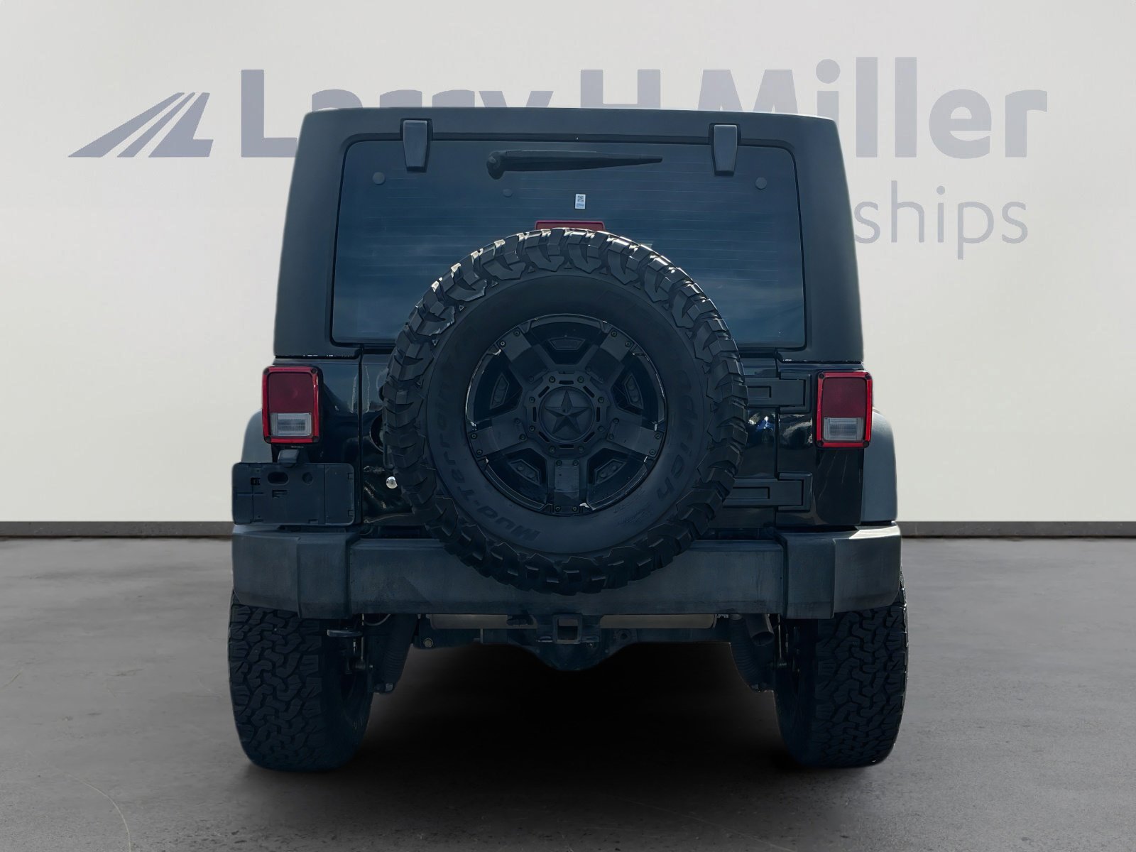 Used 2013 Jeep Wrangler Unlimited Sport w/ Max Tow Pkg image 4