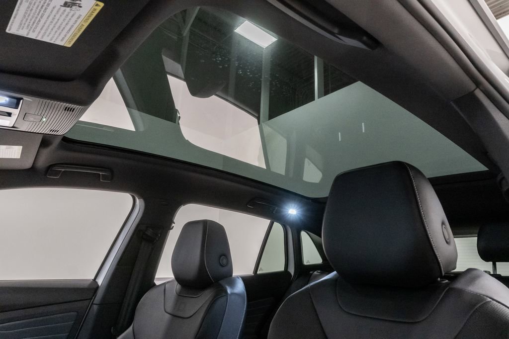 Used 2023 Volkswagen ID.4 Pro S Plus image 10