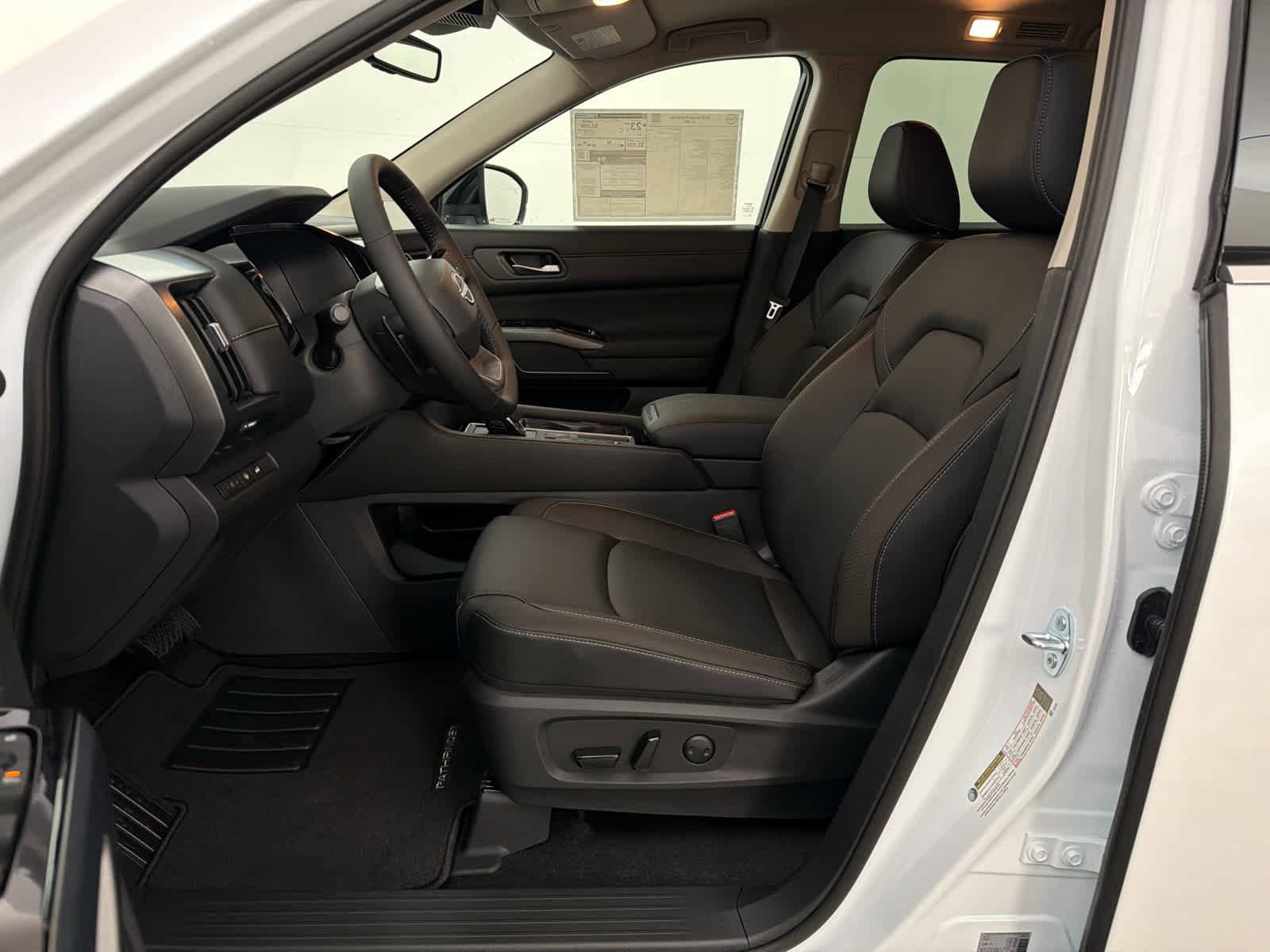 New 2026 Nissan Pathfinder SL image 14