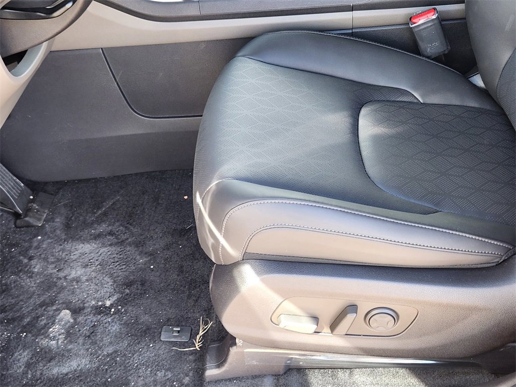 New 2026 Kia Carnival EX image 8