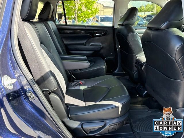 Used 2023 Toyota Highlander XLE FWD image 23