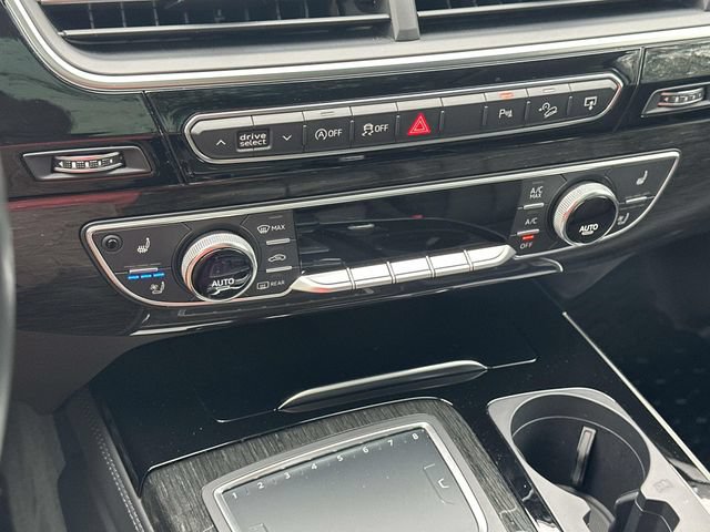 Used 2017 Audi Q7 3.0T Prestige AWD/4WD image 31